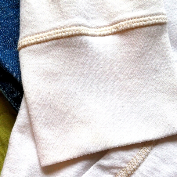 White Sierra Hoodie Size Small - Picture 6 of 6